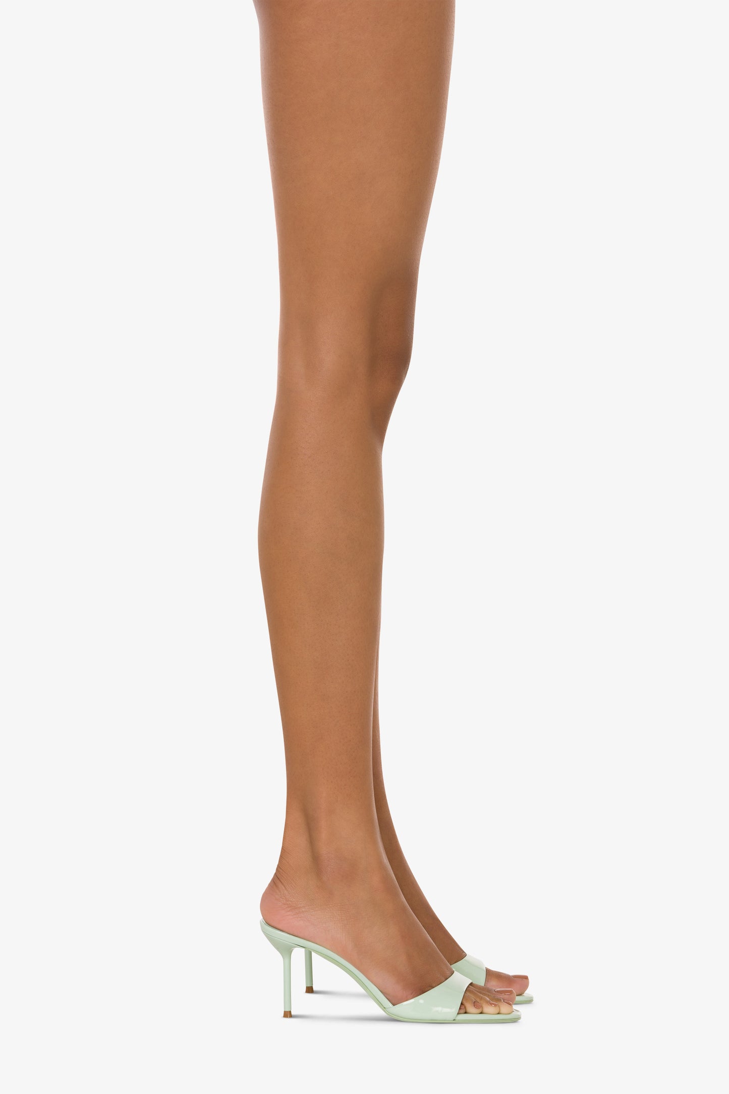 Mules en charol color verde menta