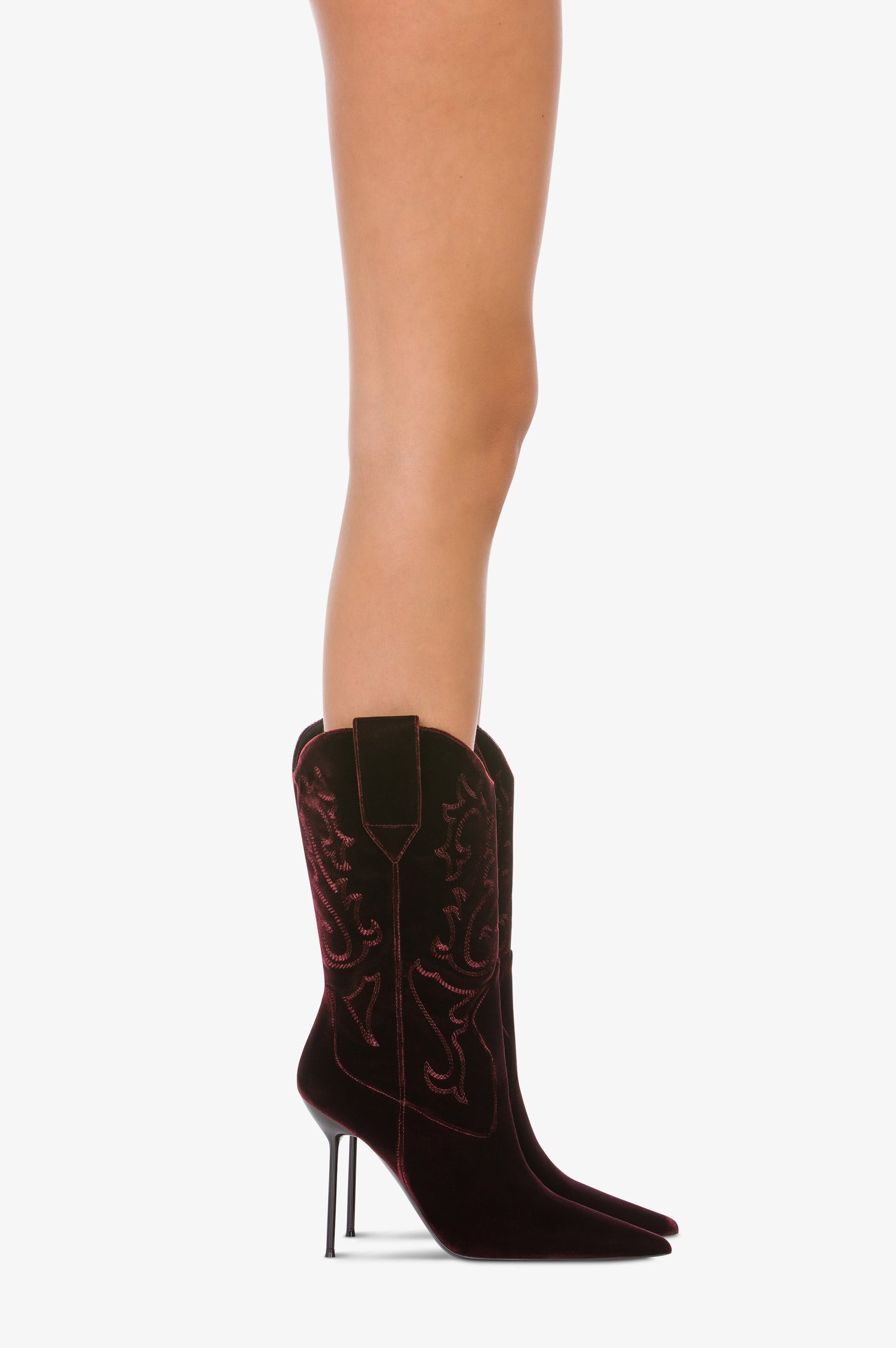 Botas de terciopelo de color <<pinot noir>>.