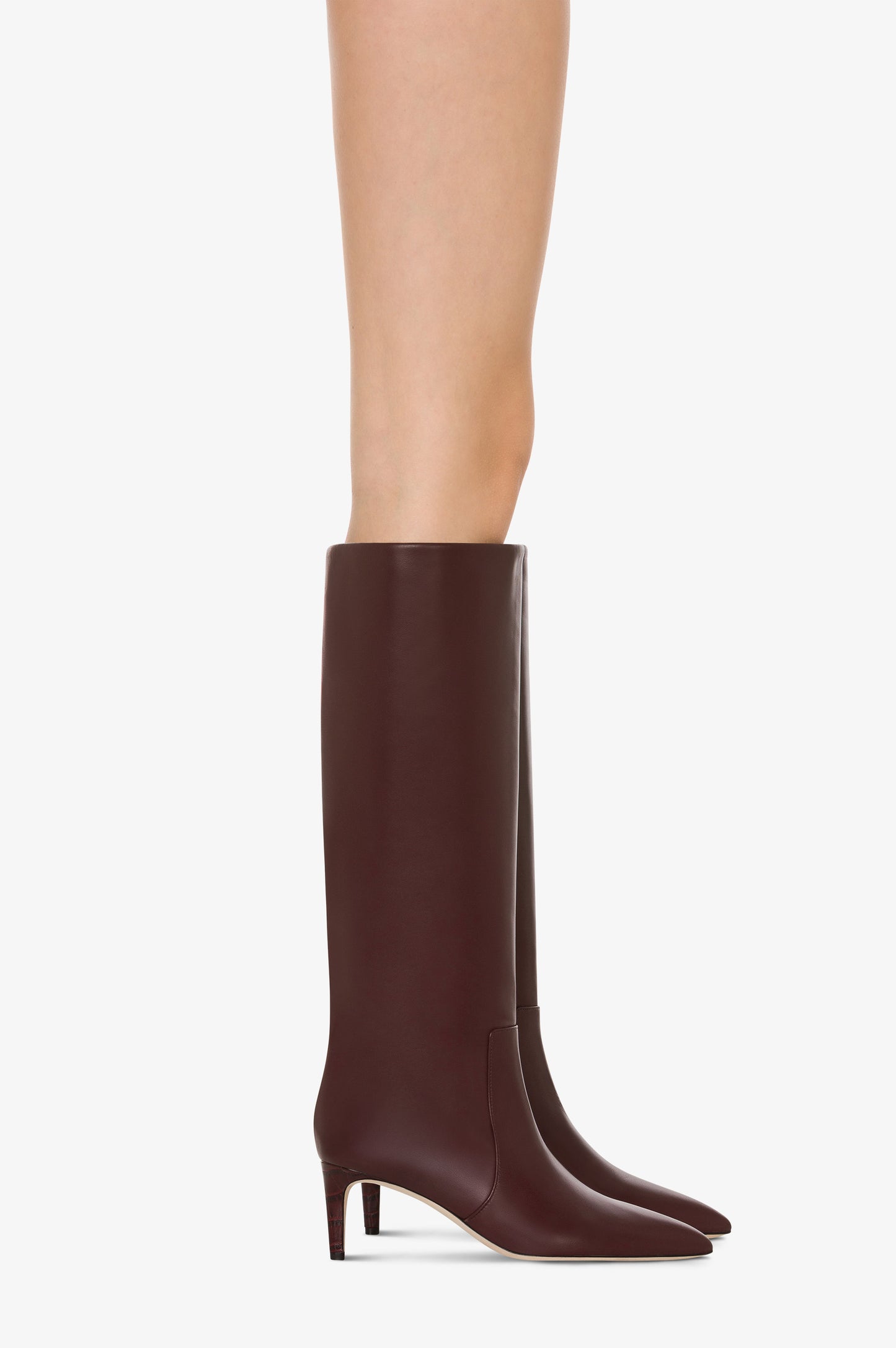 Bottes en cuir rouge sombre