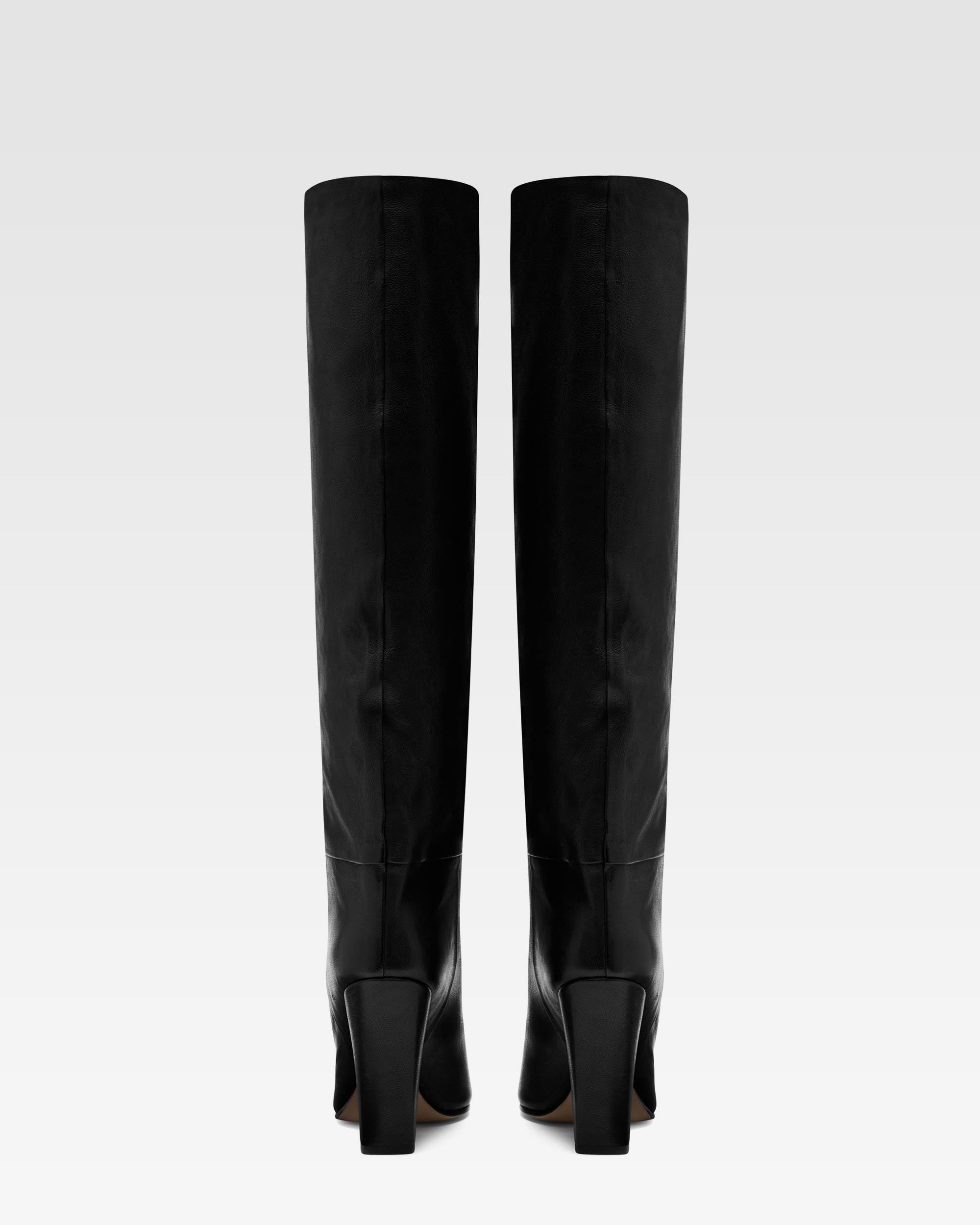 Schwarze Lederstiefel mit Textureffekt