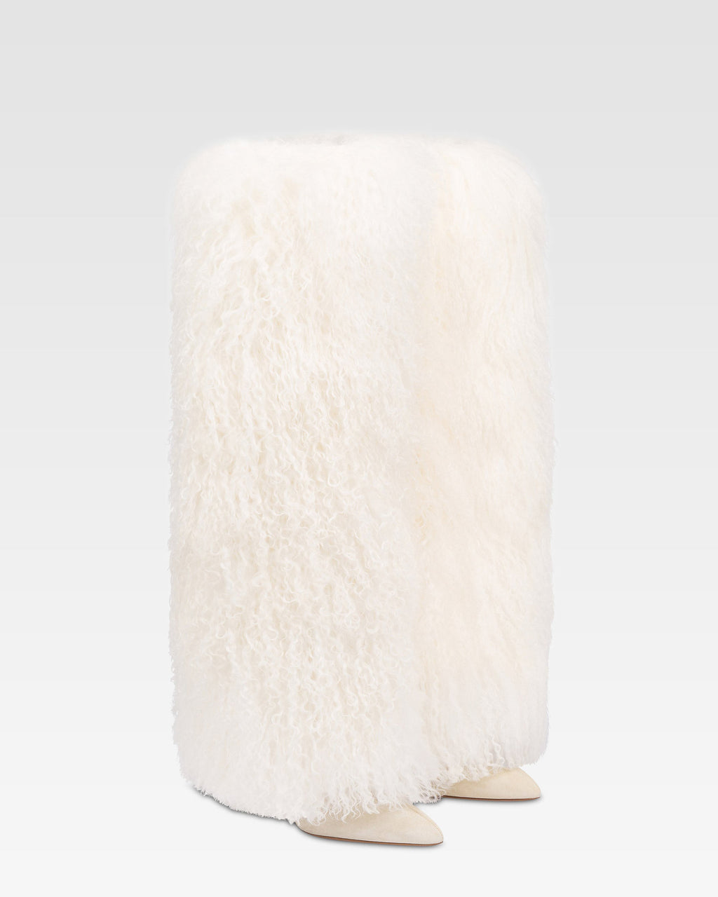 Boots in mongolian fur white