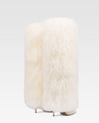 Boots in mongolian fur white