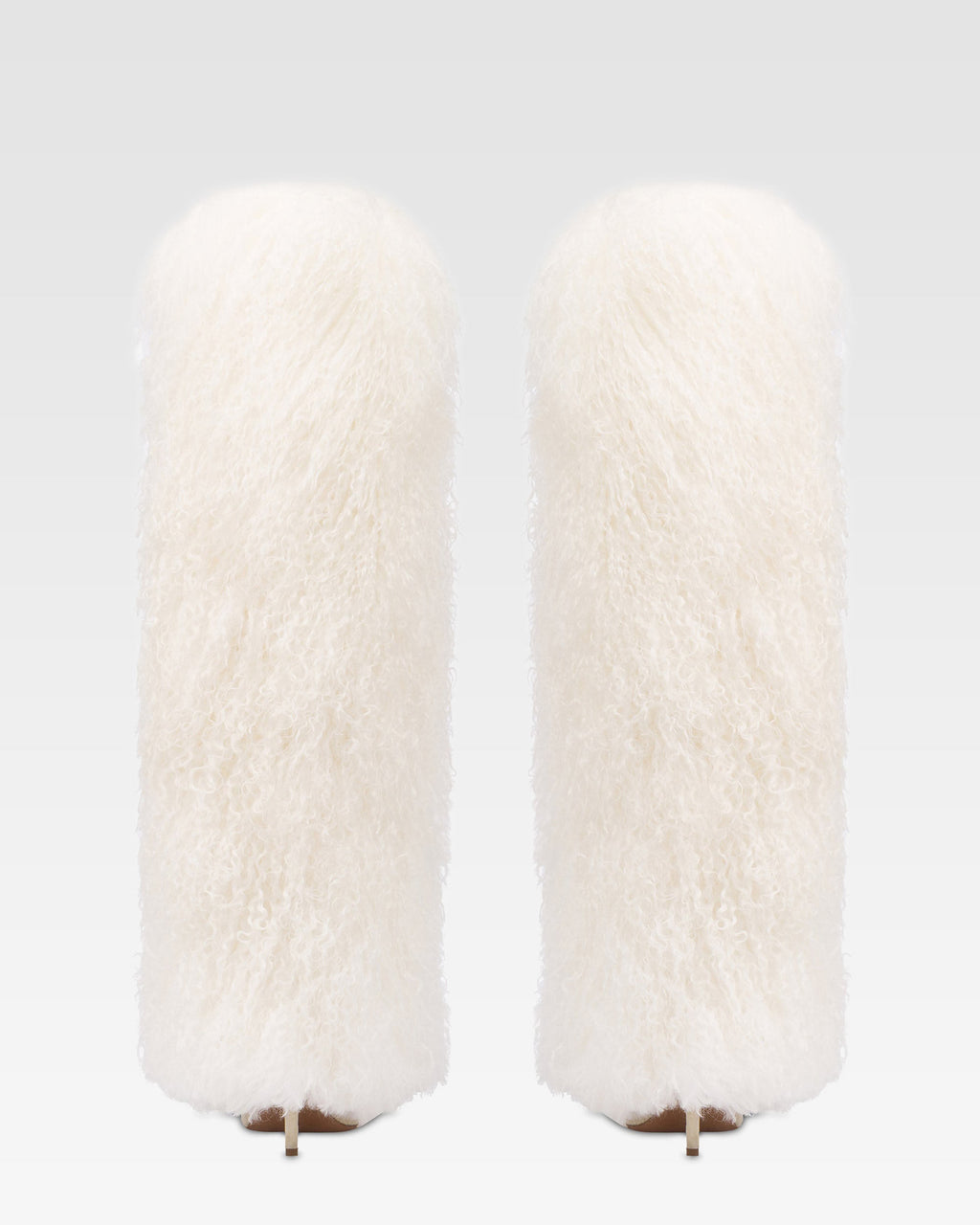 Boots in mongolian fur white