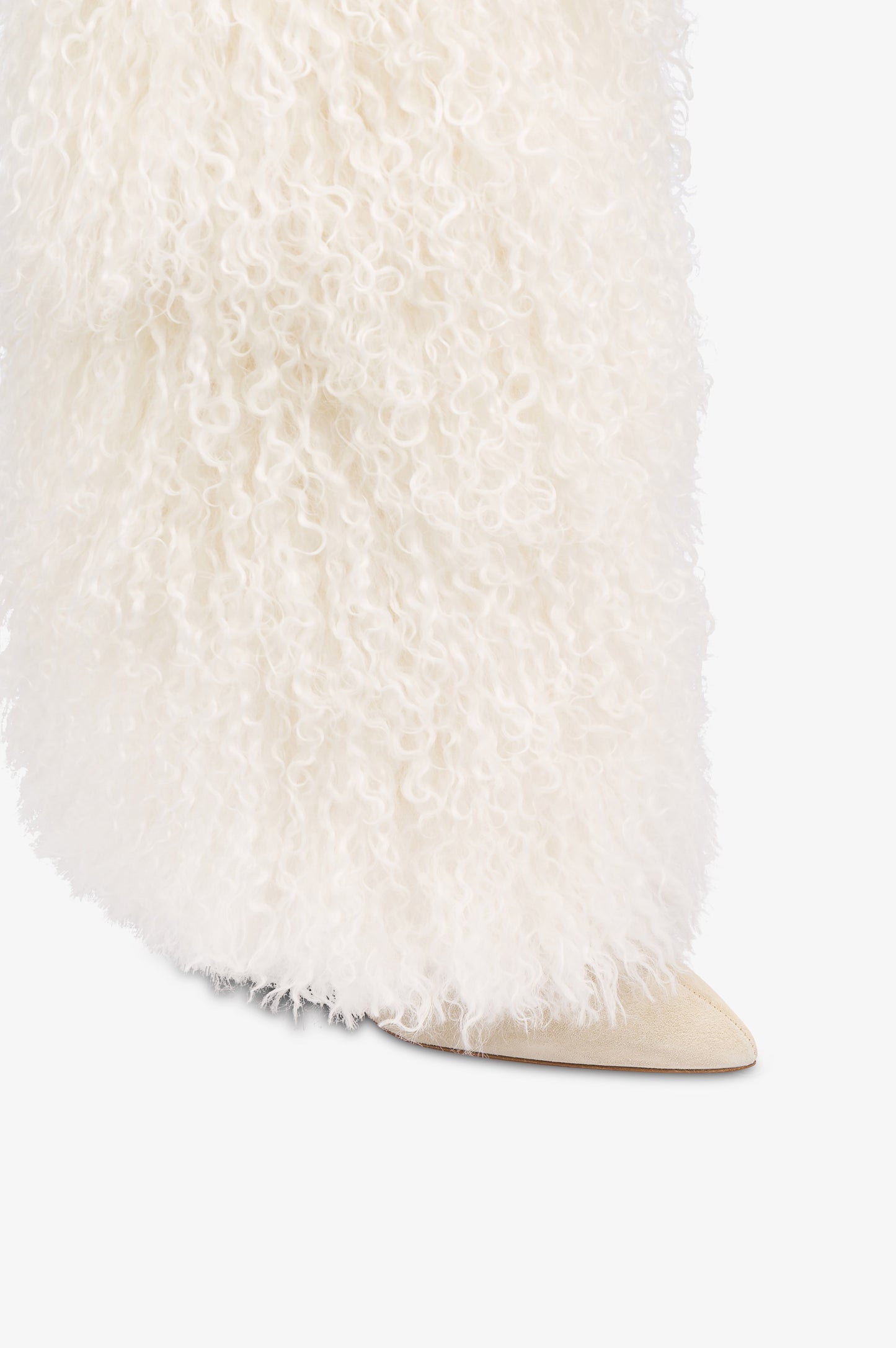 Boots in mongolian fur white