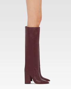 Knee-high boots in smooth burgundy leather