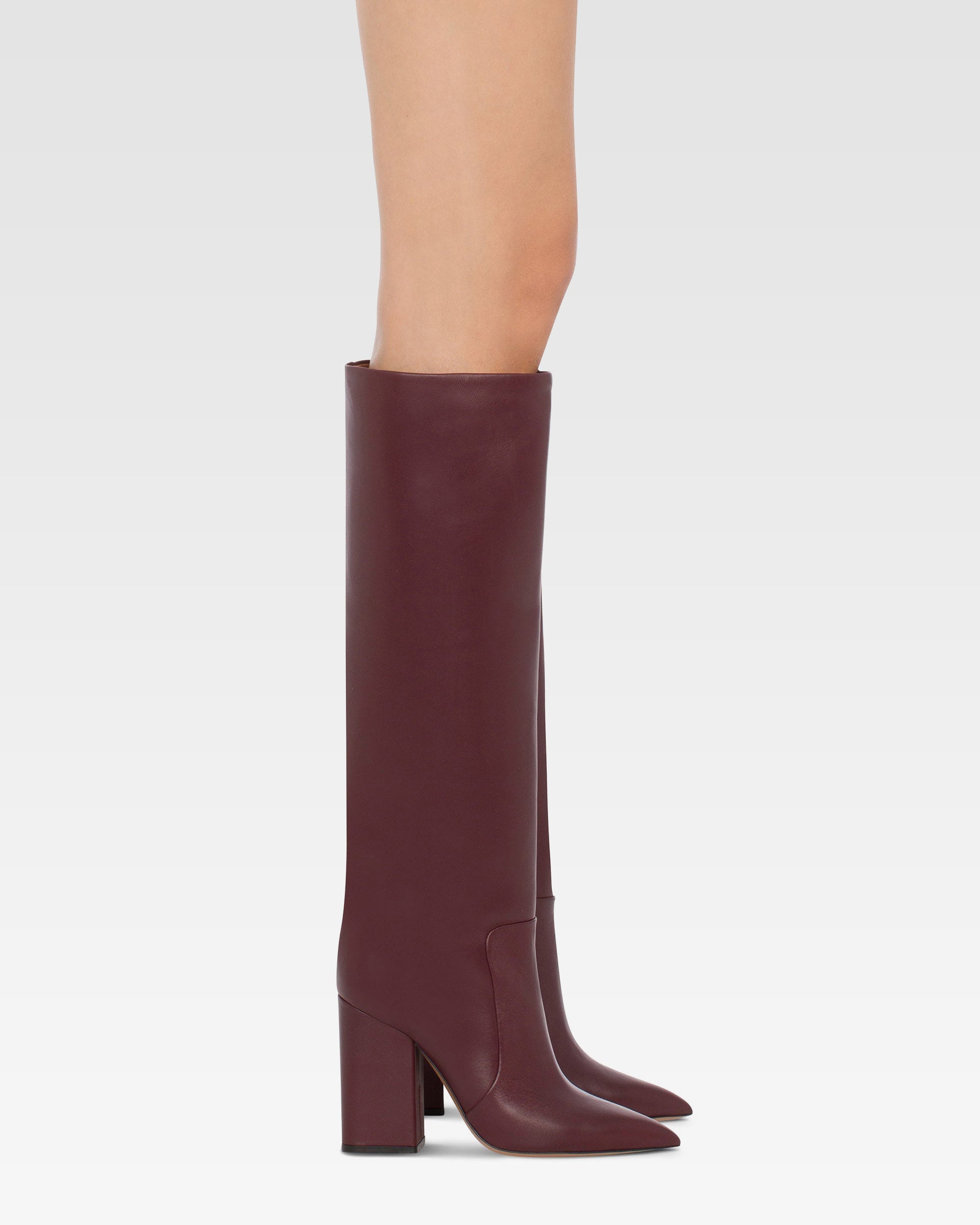 Knee-high boots in smooth burgundy leather