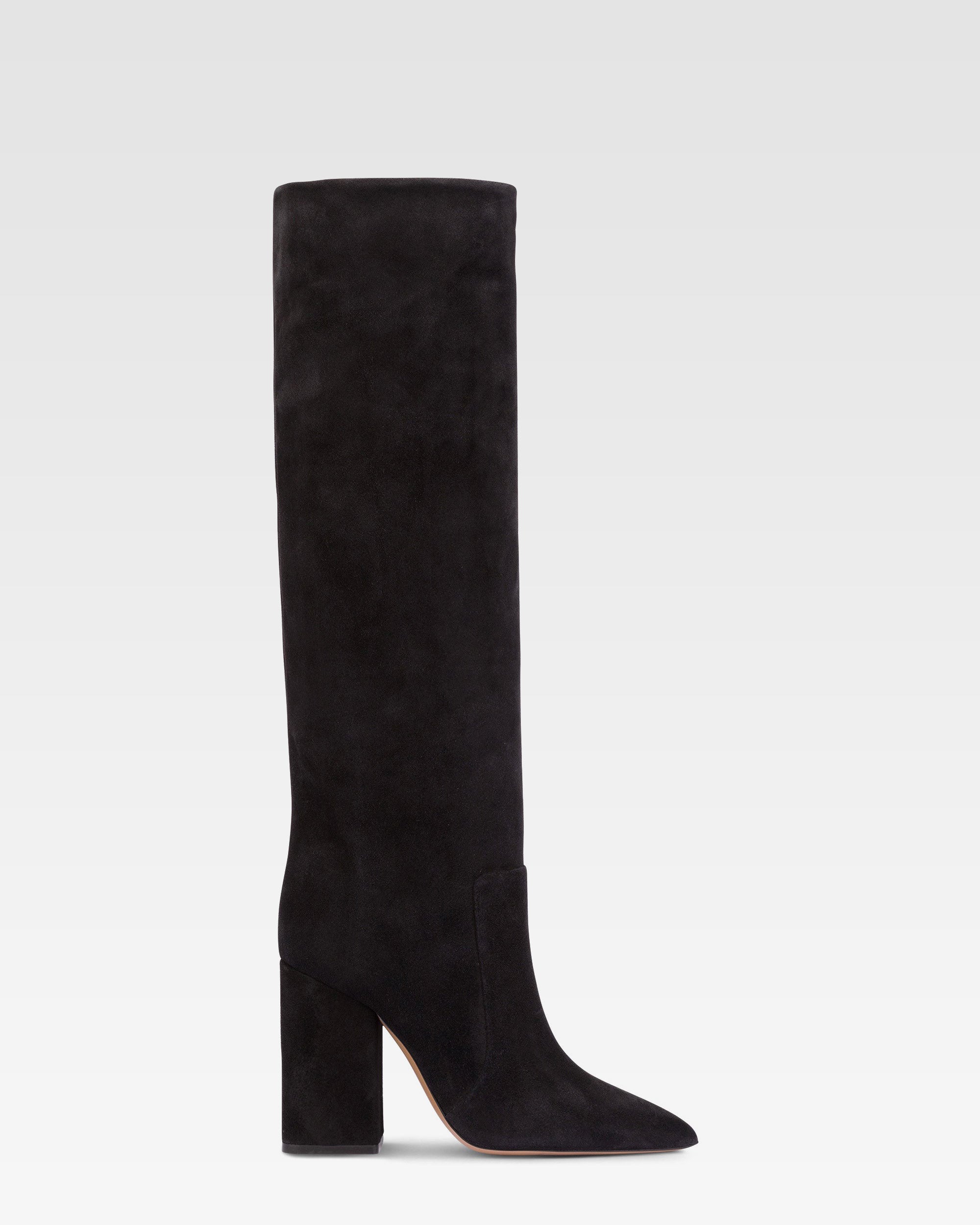 Botas hasta la rodilla de suave piel de ante negro apagado