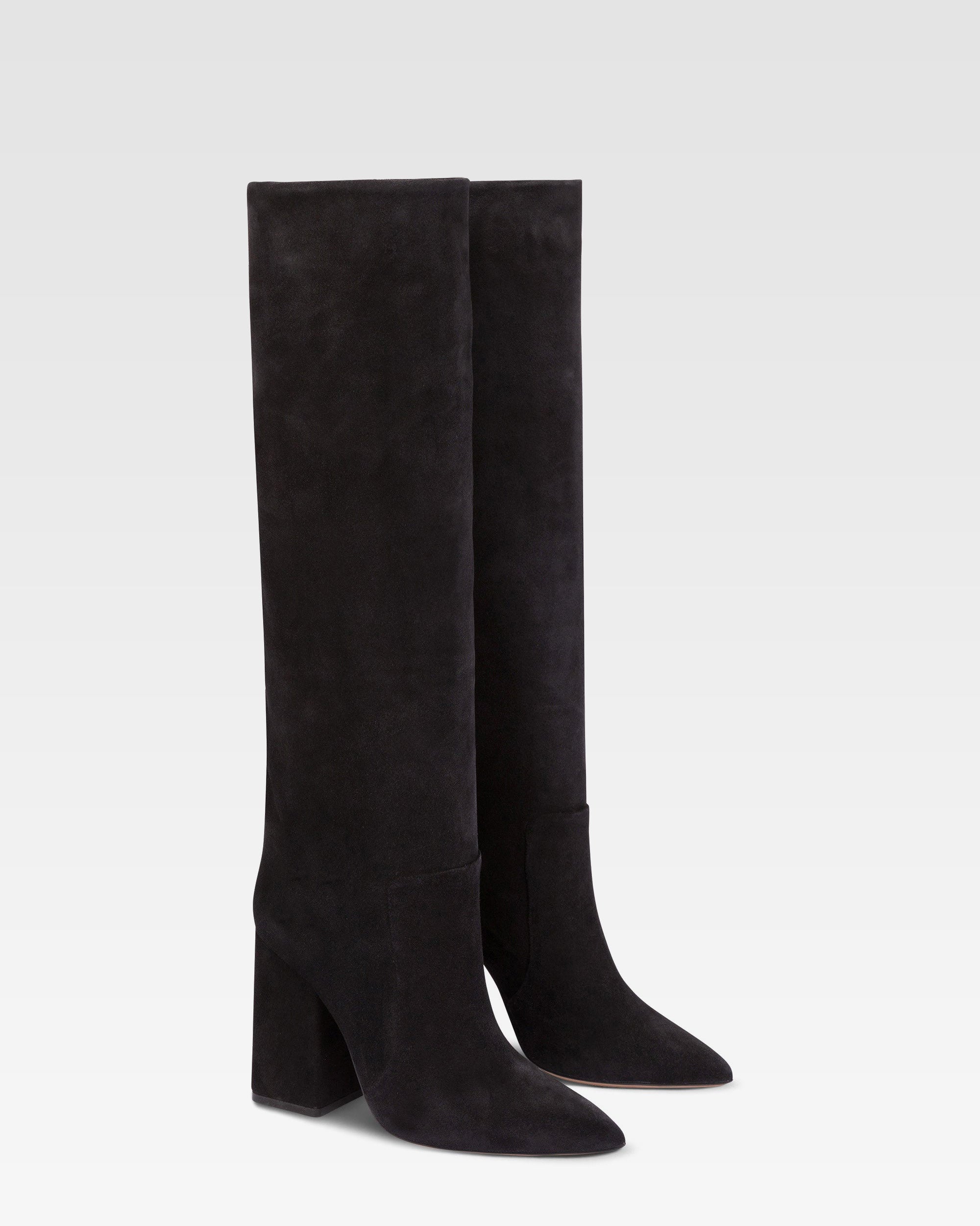 Botas hasta la rodilla de suave piel de ante negro apagado