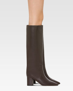 Boots in ebony nappa leather