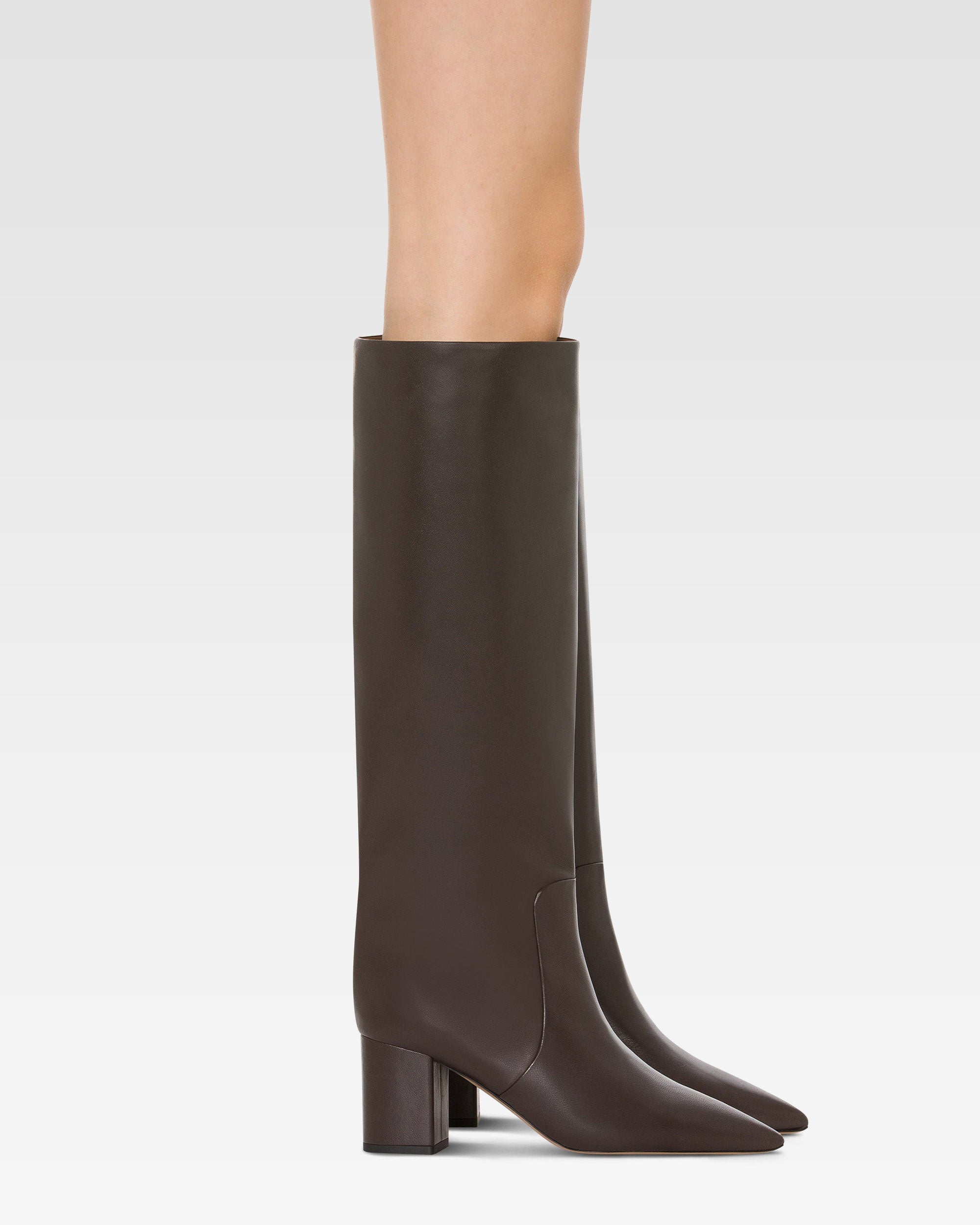 Boots in ebony nappa leather