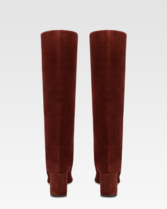 Botas de ante de becerro color caoba