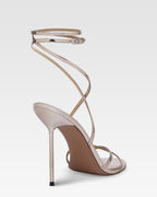 Sandali con lacci in pelle specchiata platino