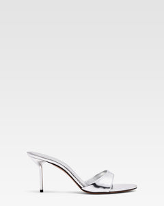 Mule in pelle specchiata argento