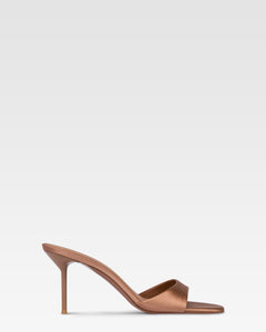 Mules in raso caramello