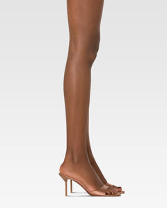 Mules in raso caramello