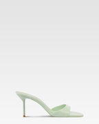 Mules in vernice menta