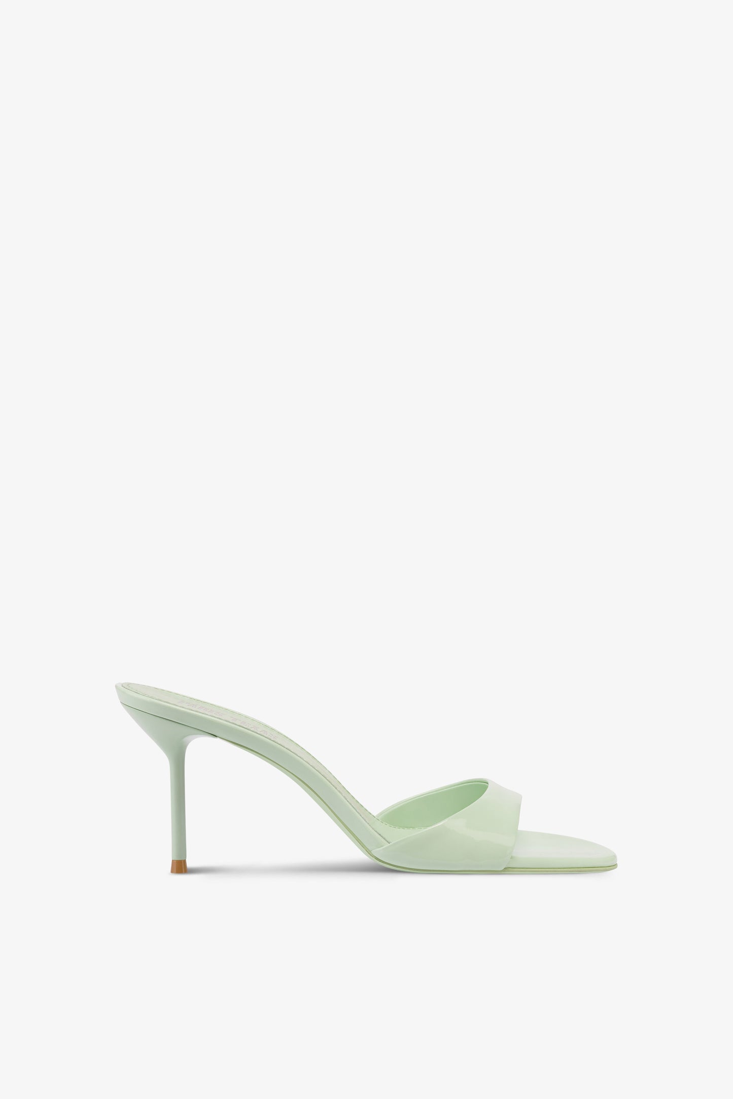 Mules in mint patent leather