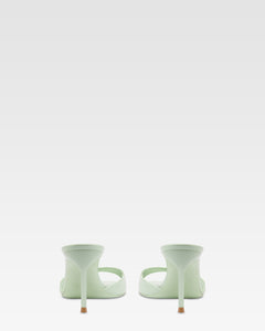 Mules in vernice menta