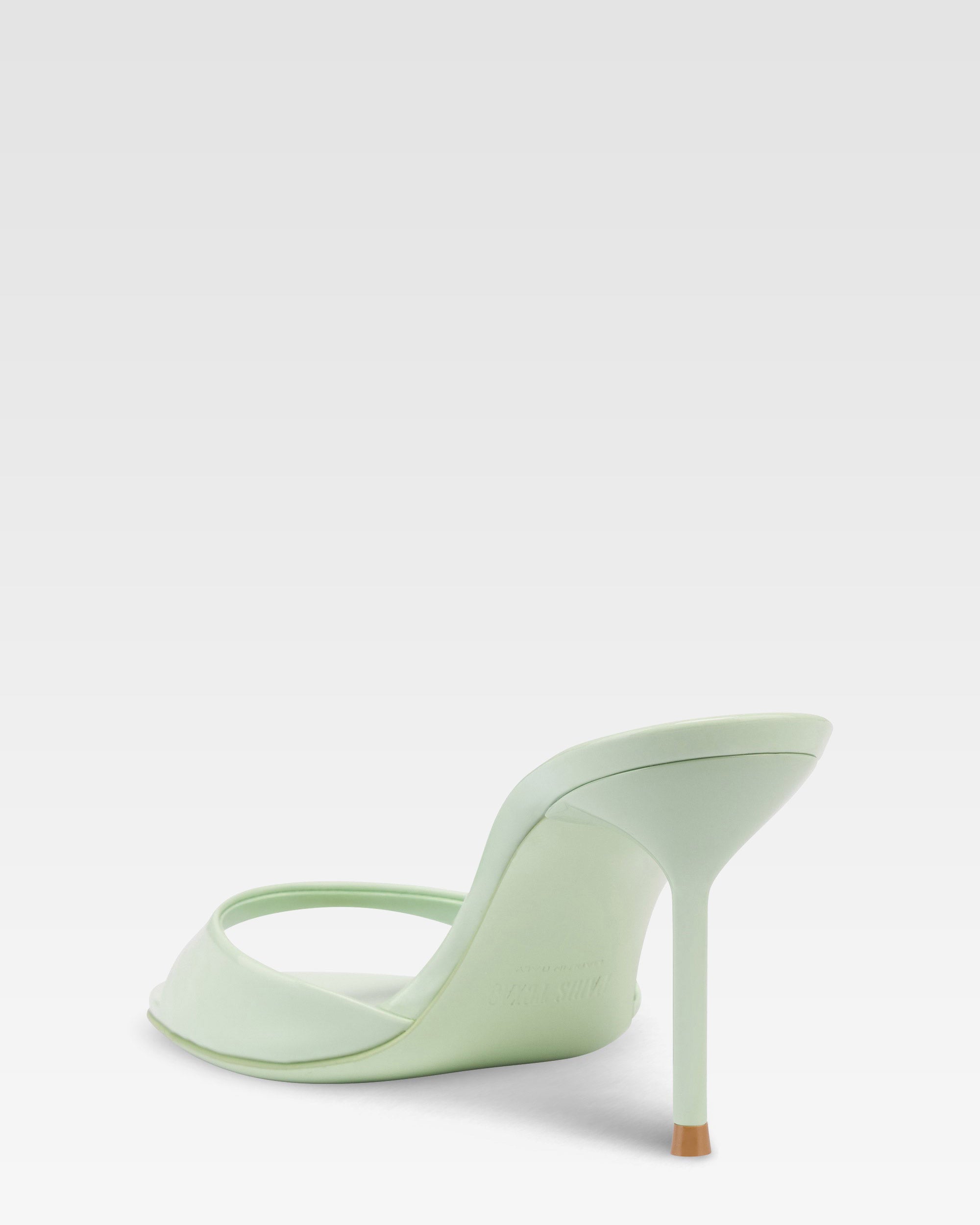 Mules in vernice menta