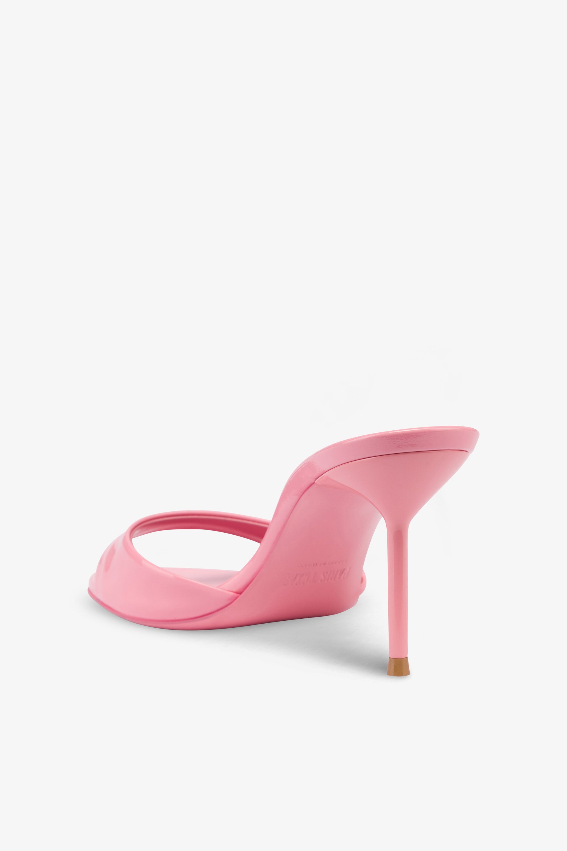 Mules in pink patent leather