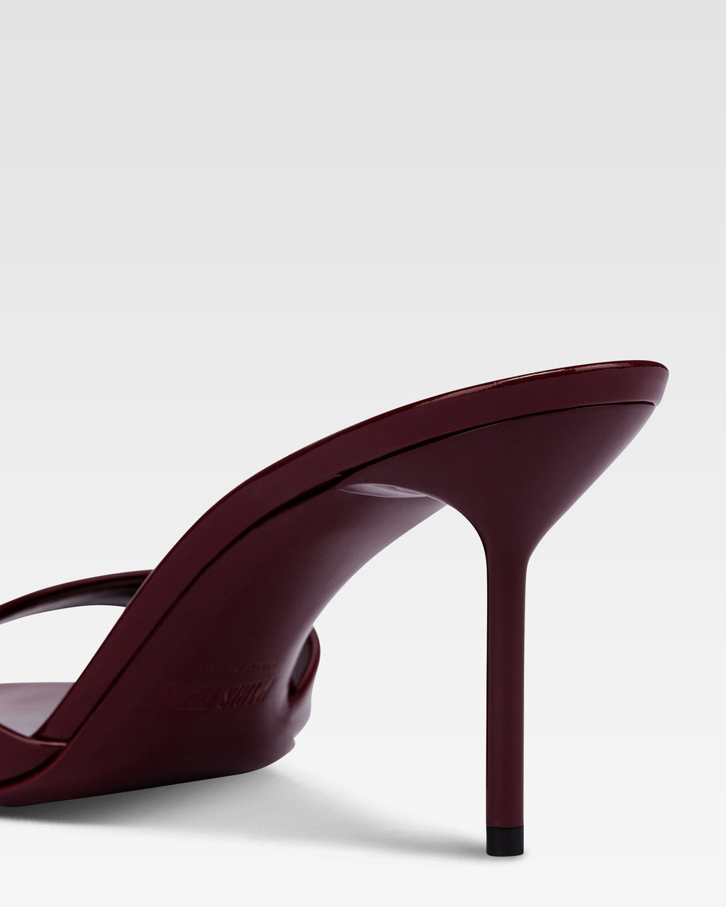 Sandali con punta aperta tonda in morbida pelle lucida rouge noir