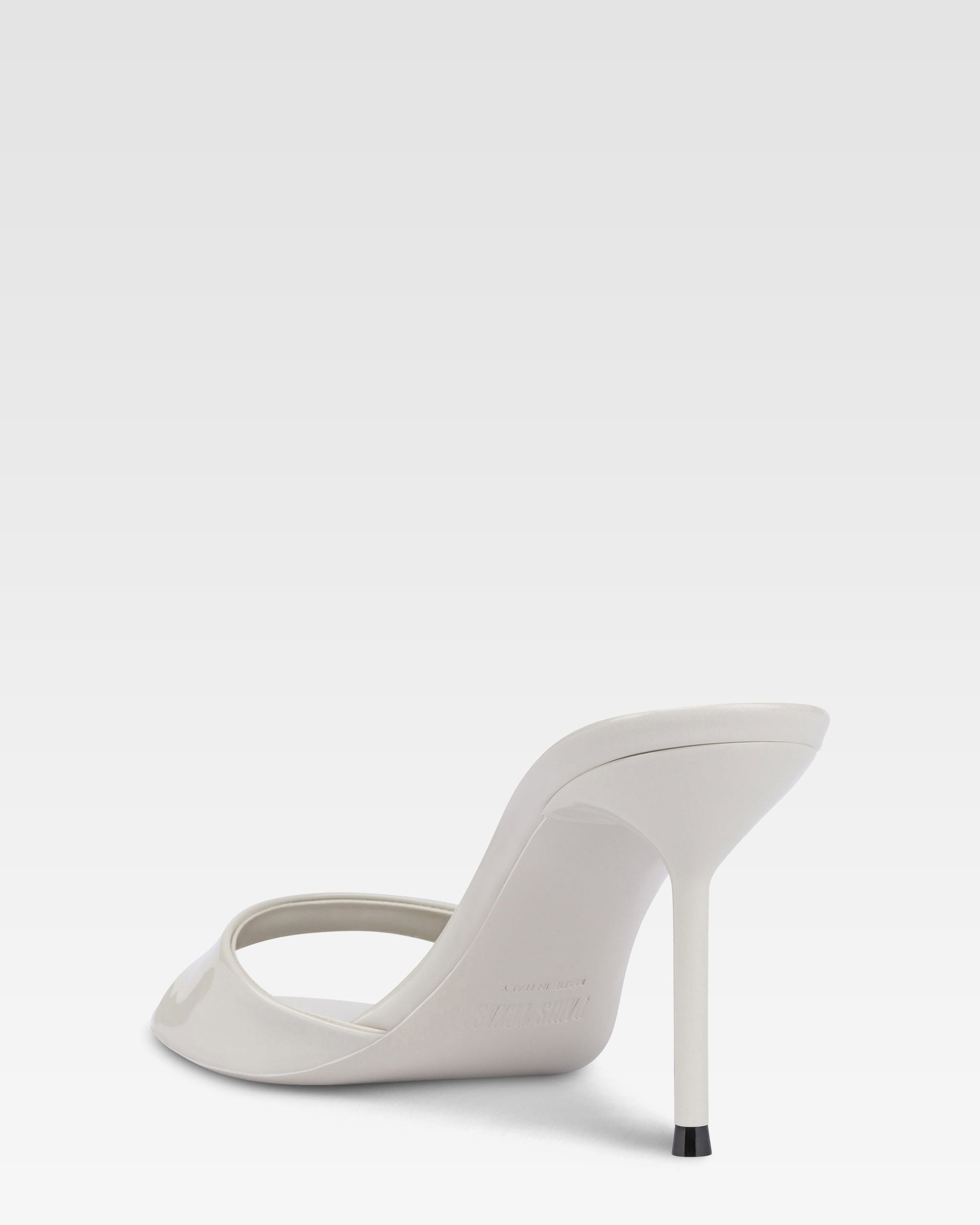 Mules in vernice grigia