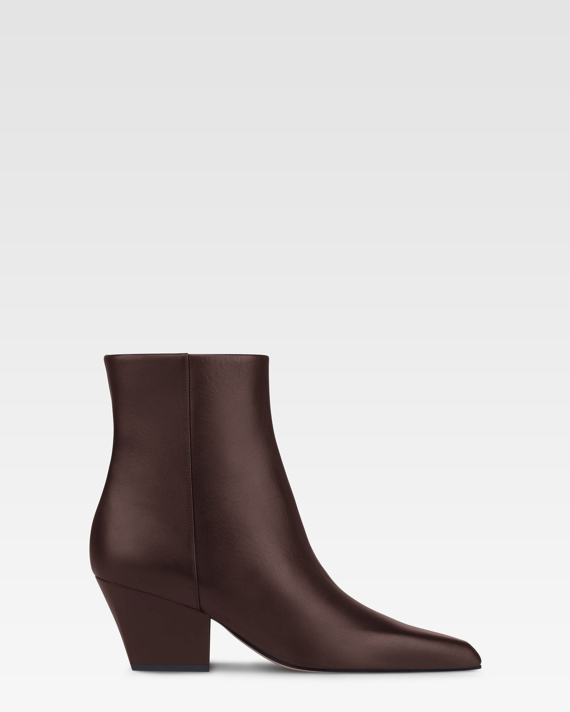 Ankle boots in mocha calf leather