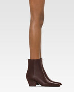 Ankle boots in mocha calf leather