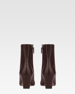 Ankle boots in mocha calf leather