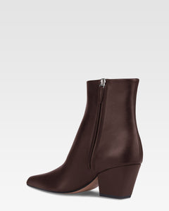 Ankle boots in mocha calf leather