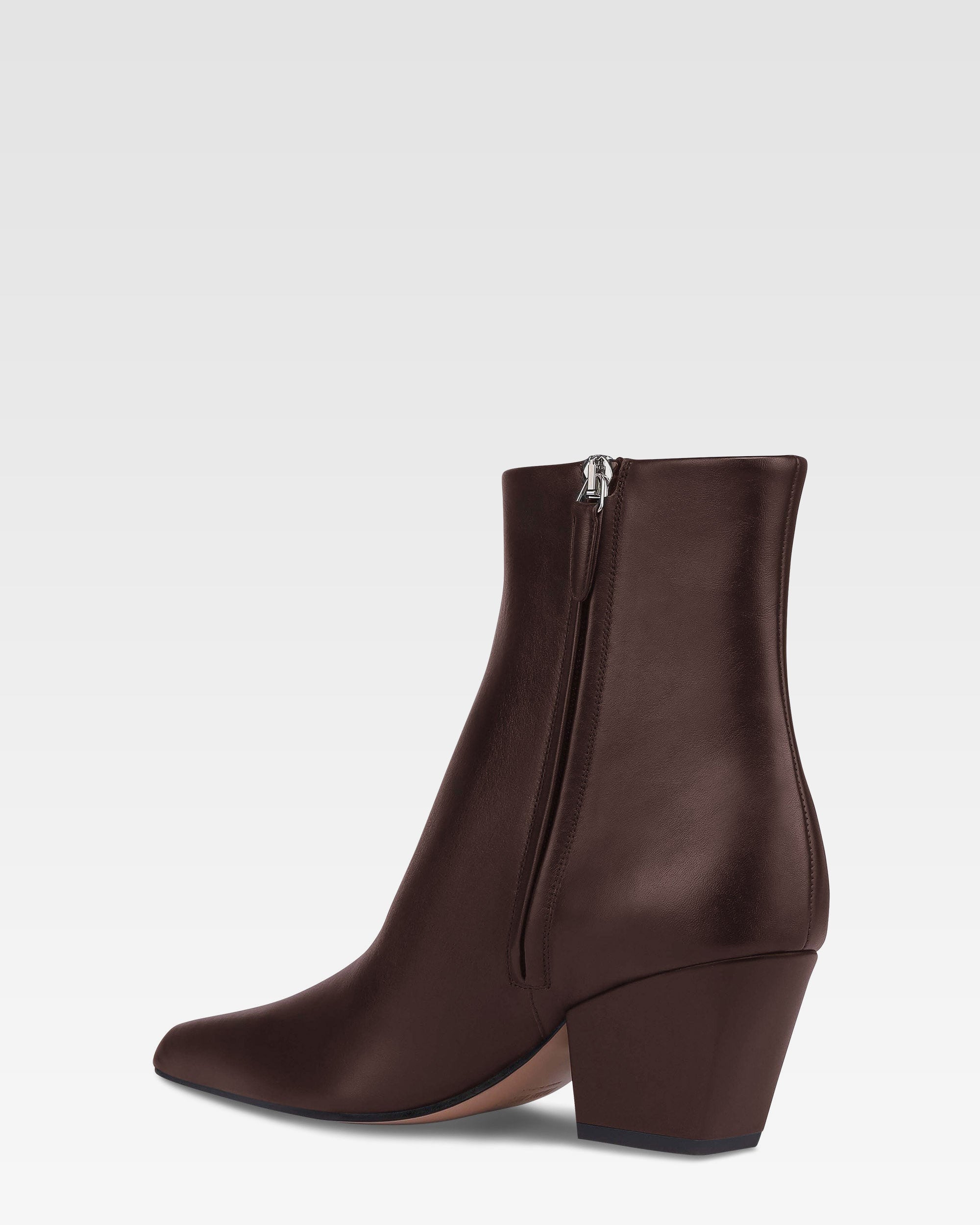 Ankle boots in mocha calf leather
