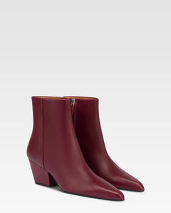 Stiefeletten aus Kalbsleder in Rouge Noir