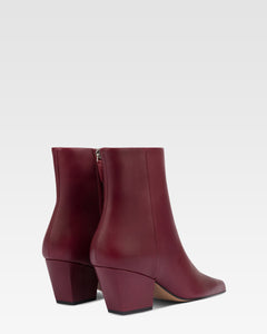 Stiefeletten aus Kalbsleder in Rouge Noir