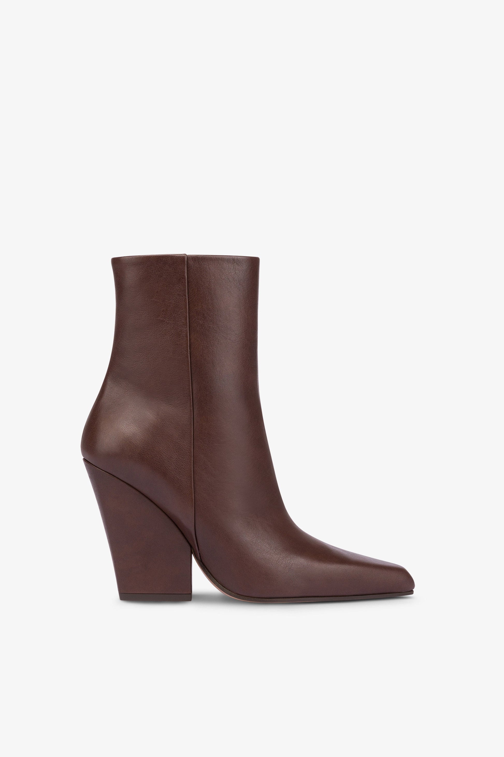 Pointed ankle boots in smooth mocha leather