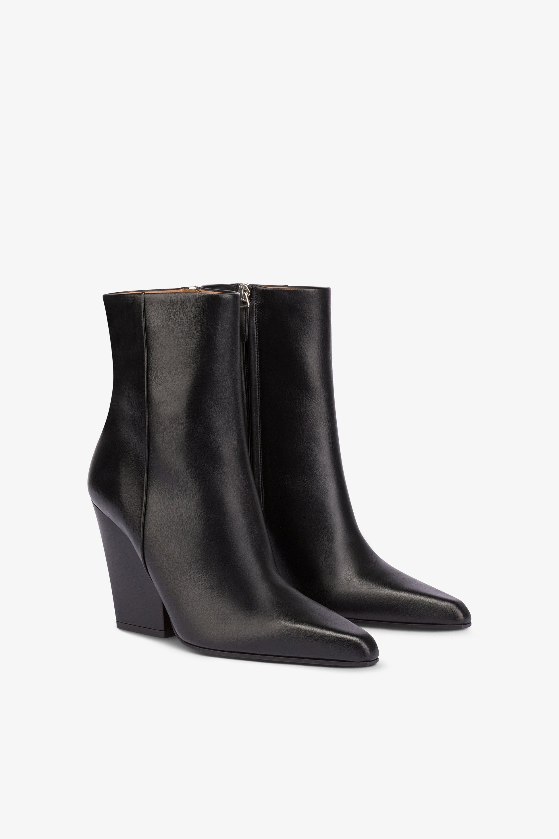 Bottines pointues en cuir lisse noir