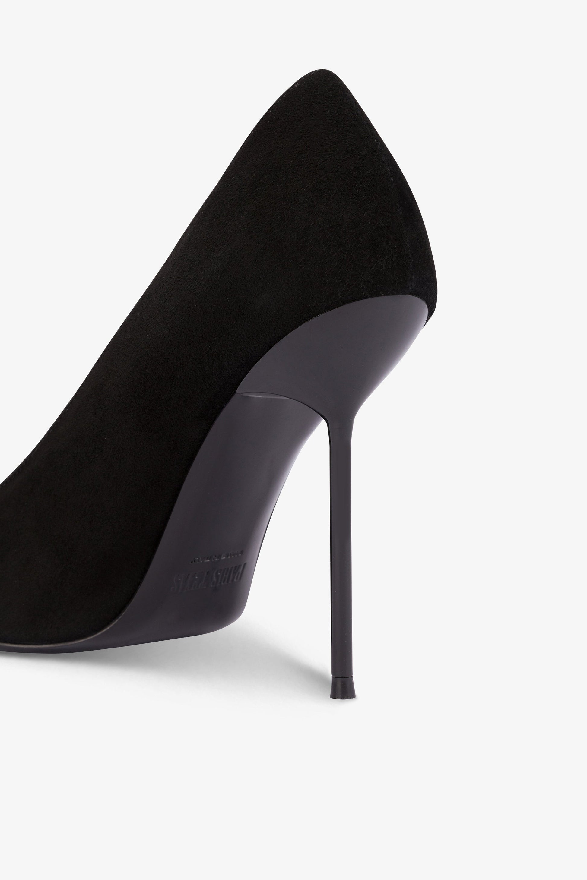 Escarpins pointus en cuir suede noir souple