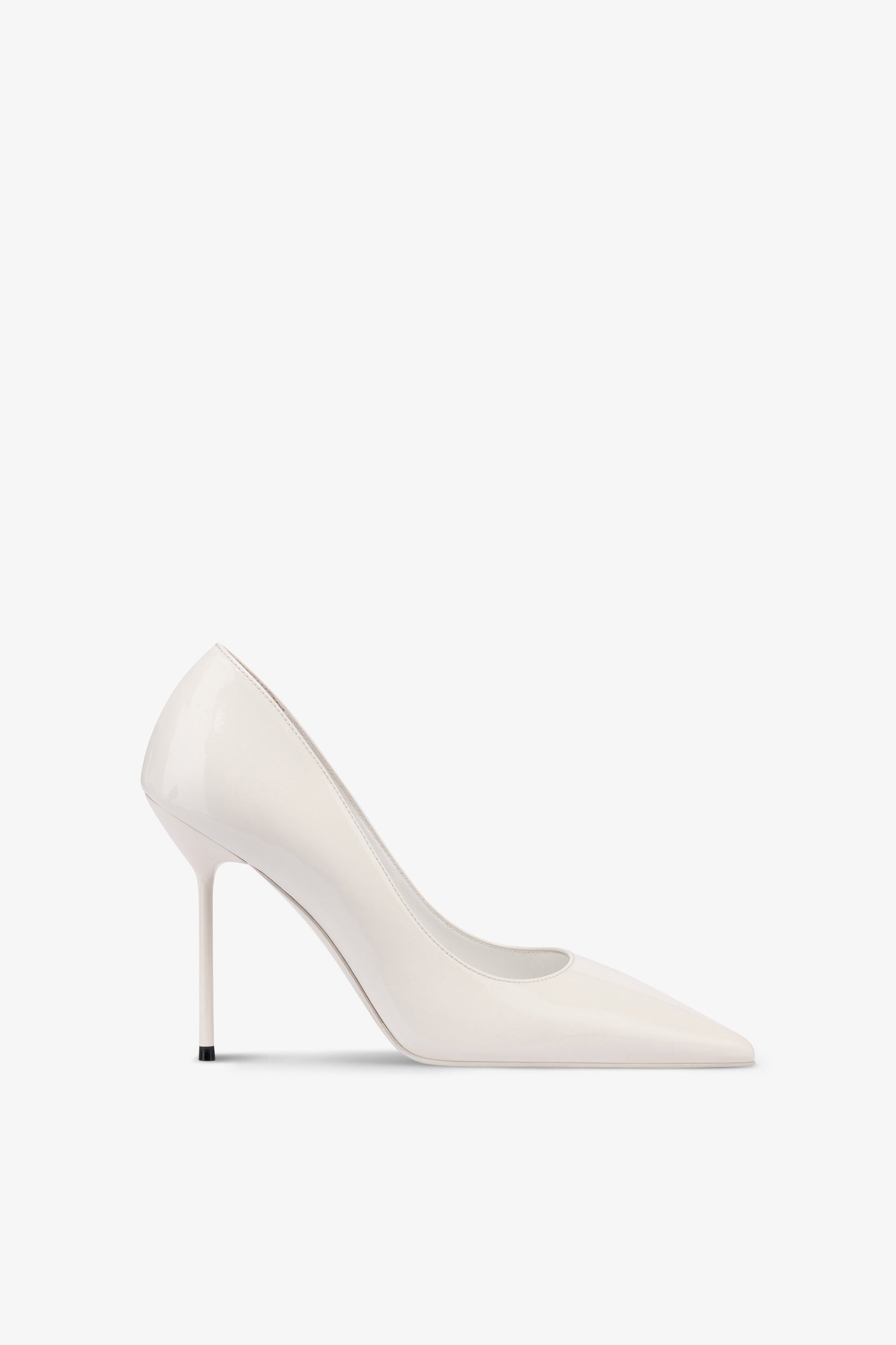 Pumps in white patent leather