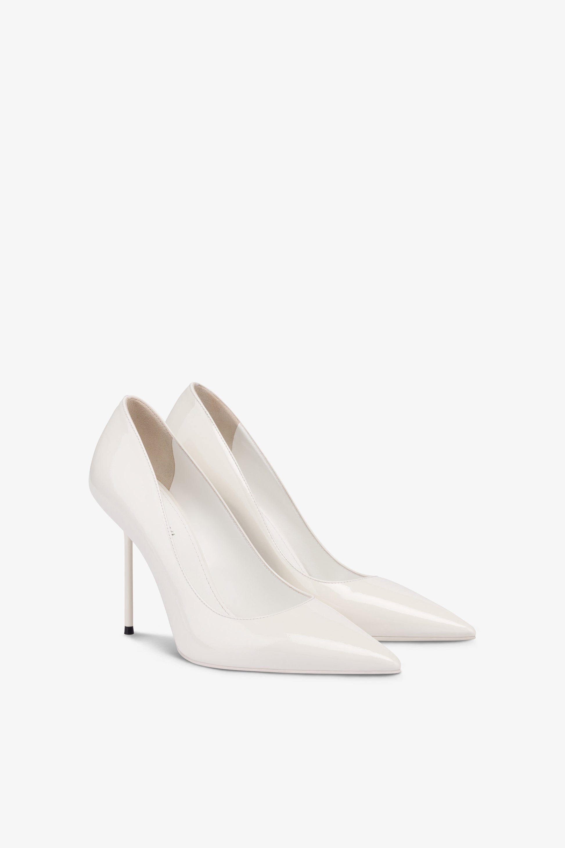 Pumps in white patent leather