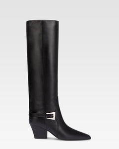 Long, pointed knee-high boots in smooth black leather