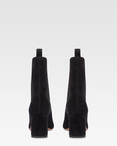 Pointed ankle boots in soft off-black suede leather
