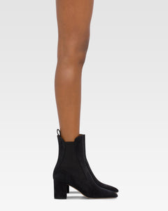 Pointed ankle boots in soft off-black suede leather
