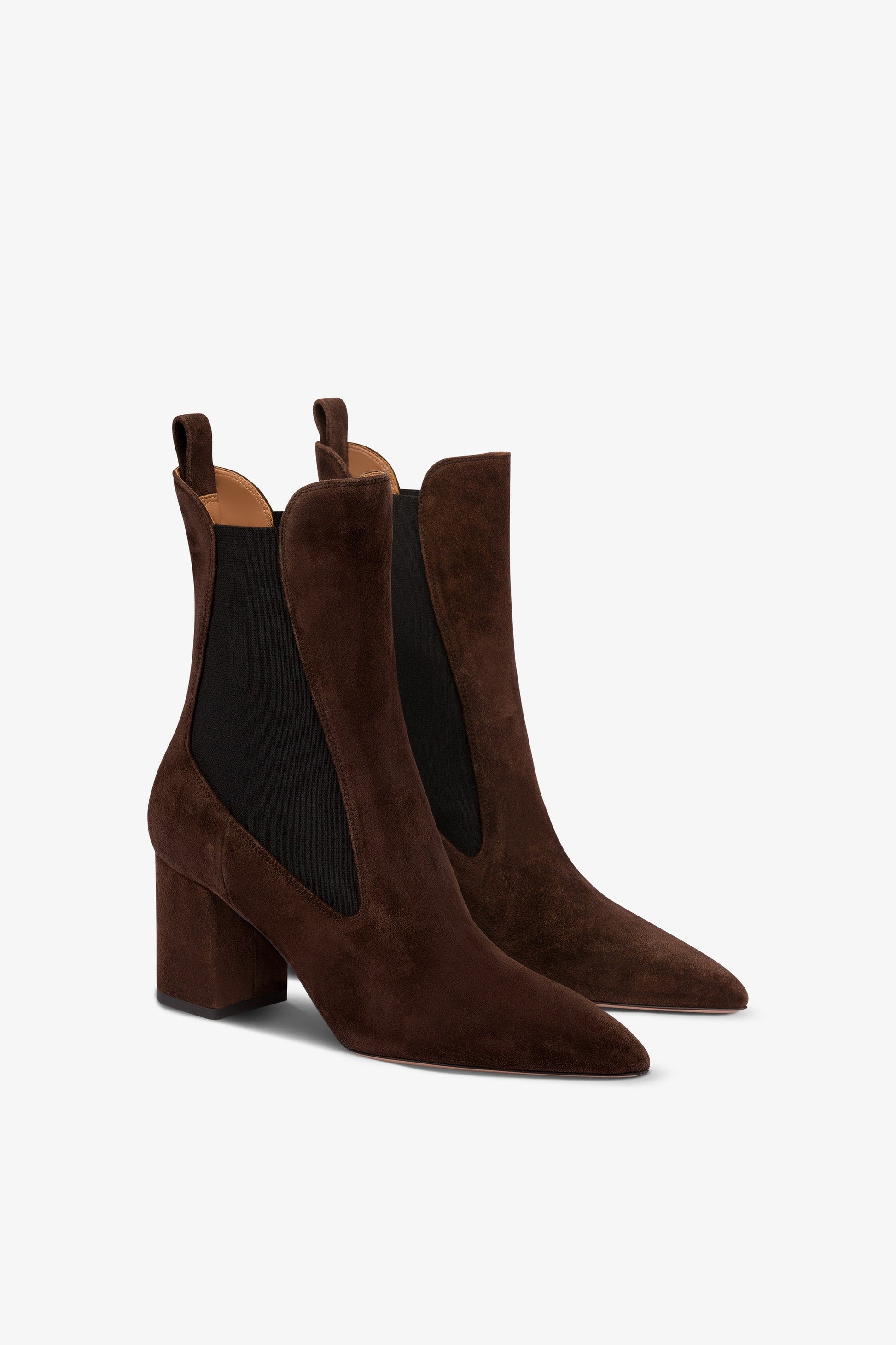 Bottines pointues en cuir suede doux et poivre