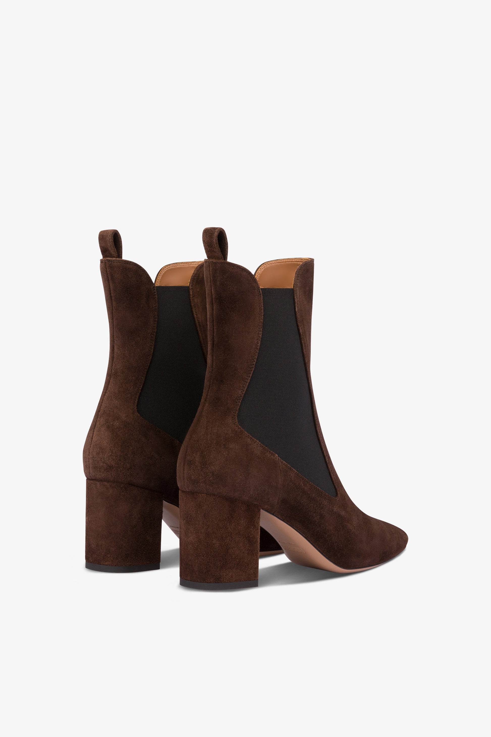 Bottines pointues en cuir suede doux et poivre