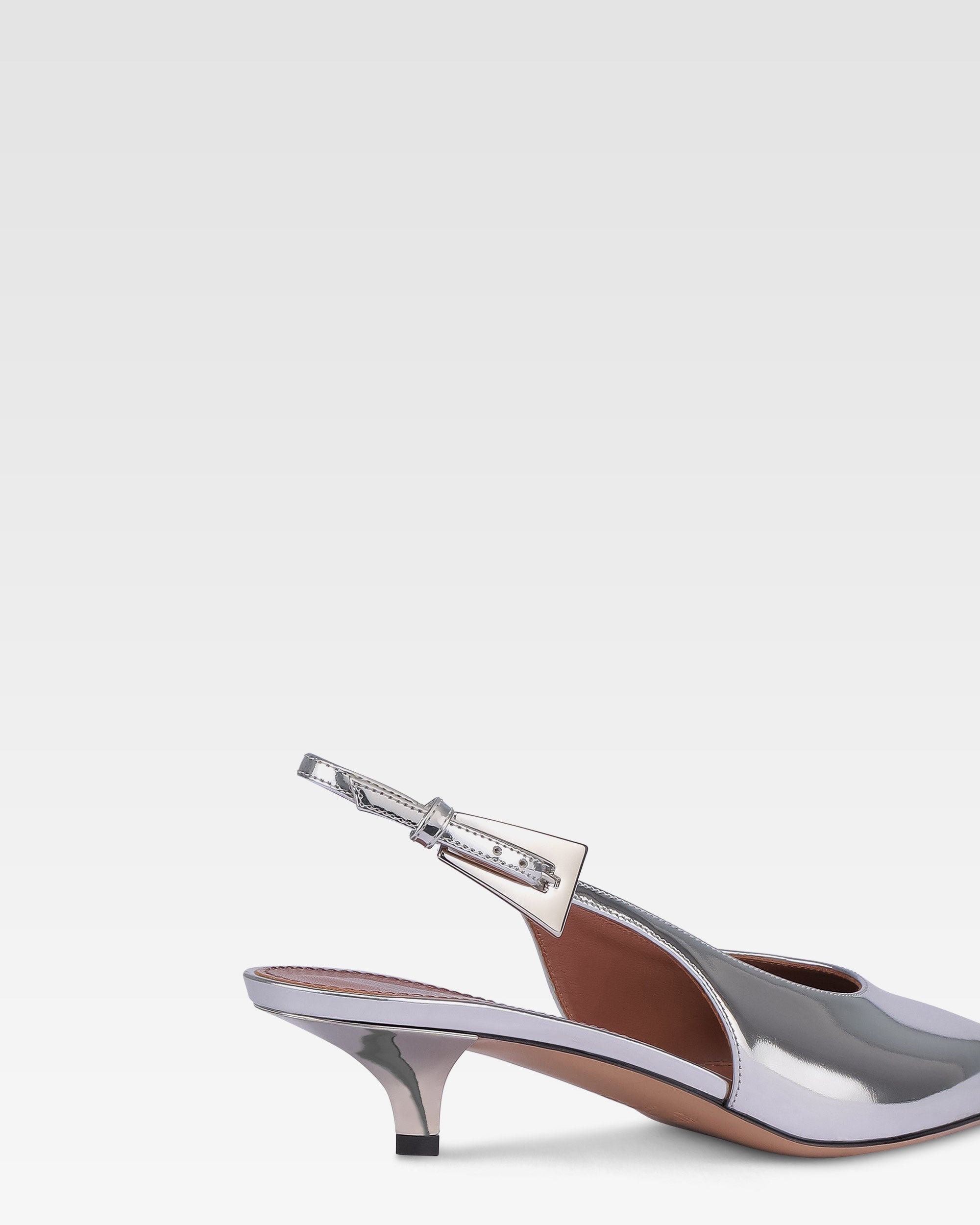 Slingbacks in silver mirror-effect leather