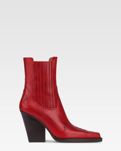 Ankle boots in ruby vintage-effect calf leather