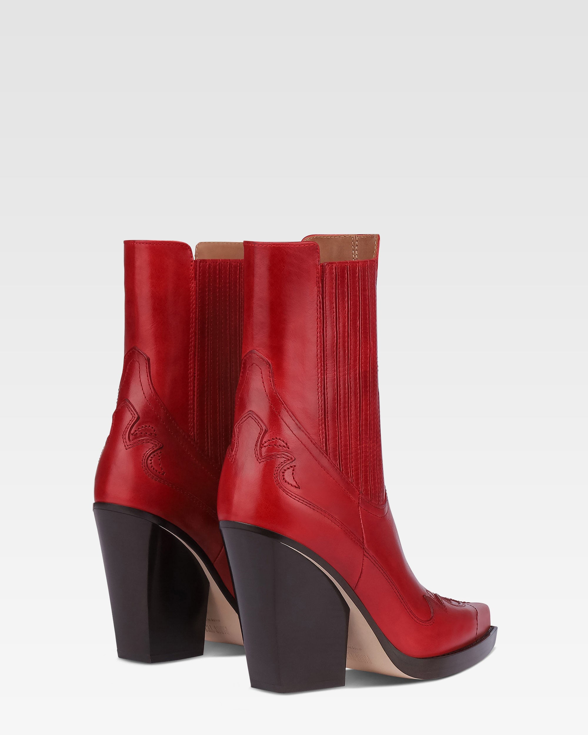 Ankle boots in ruby vintage-effect calf leather