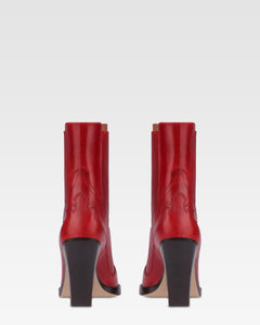 Ankle boots in ruby vintage-effect calf leather