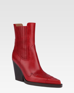 Ankle boots in ruby vintage-effect calf leather