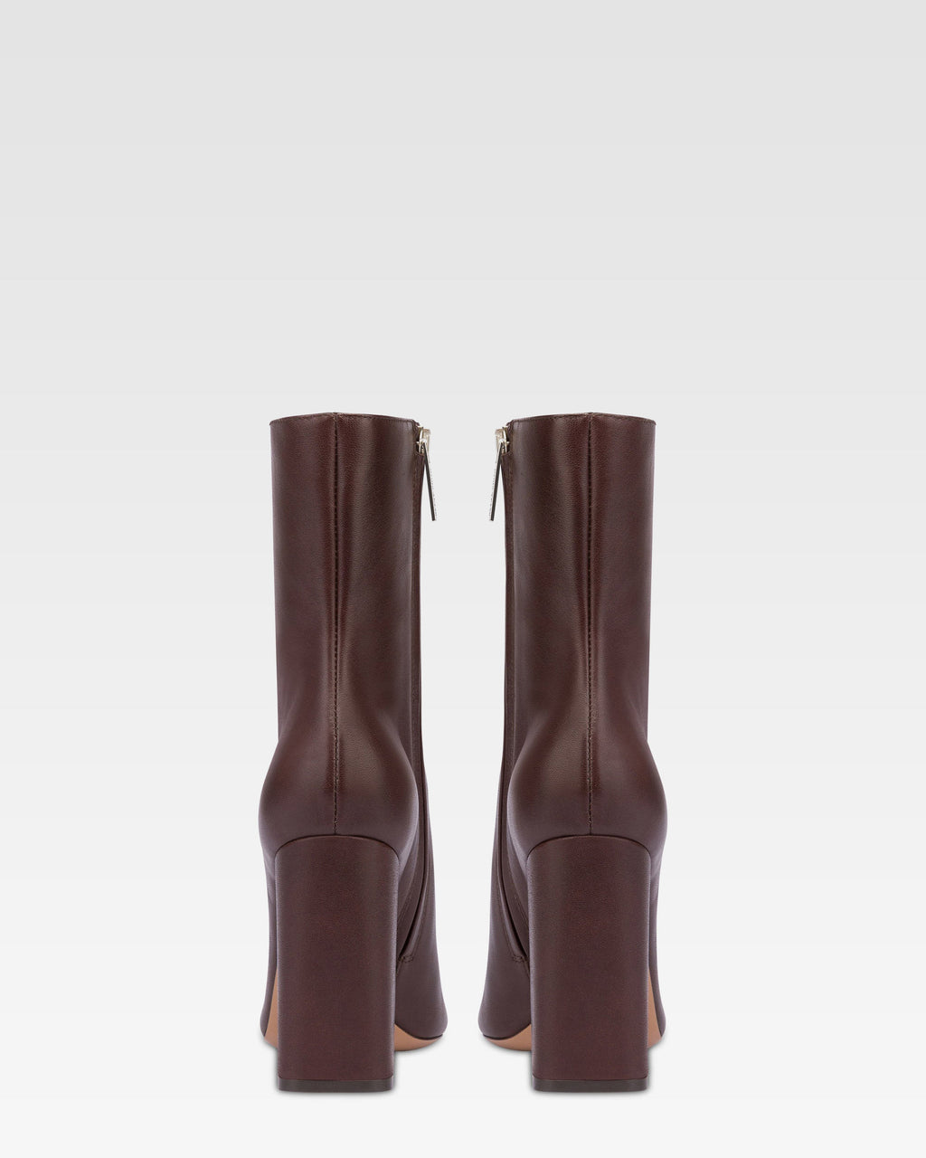 Pointed ankle boots in smooth mocha leather