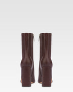 Pointed ankle boots in smooth mocha leather